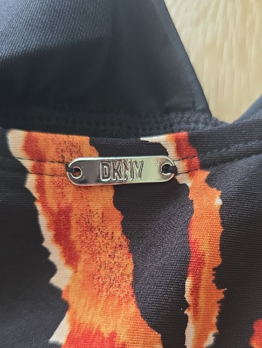 DKNY Animal Print One Piece Swimsuit Women’s Black Orange Zebra NWT 10 - Picture 5 of 6